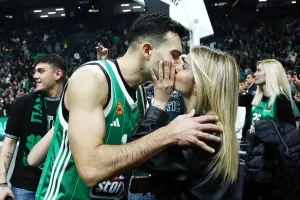 Η ανάρτηση της Μαρίας Δαρσινού για τον MVP Σλούκα: "Ποιος;;;"