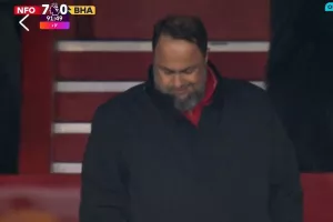 Χαμογελαστός ο Μαρινάκης είδε από κοντά την αδιανόητη επτάρα της Νότιγχαμ
