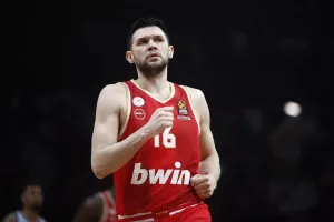 Παπανικολάου: "Κάθε σεζόν ο Ολυμπιακός βάζει στόχο τους τέσσερις τίτλους, θα τα δώσουμε όλα για το Κύπελλο"