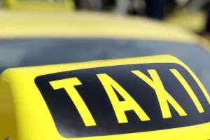 Οδηγός ταξί «πιάστηκε» μεθυσμένος και χωρίς άδεια οδήγησης
