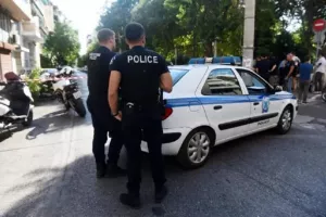 Ομάδα ατόμων χτύπησε ποδοσφαιριστή στην κερκίδα