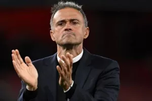 Λουίς Ενρίκε: «Γιατί να βάζουμε όρια»;