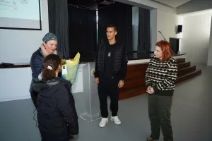Σκόρπισε ενθουσιασμό ο Πιέρος στο Δημοτικό Αγίου Σπυρίδωνος (φώτος)