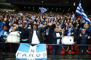 Ο κόσμος της Εθνικής πήρε θέση στην κερκίδα