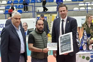 Πραστίτης και Κοντός έδωσαν αναμνηστικά δώρα με...Αμμόχωστο!