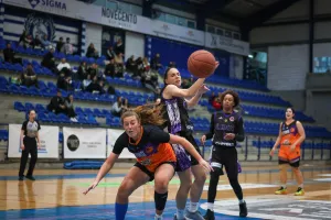 (Φώτος) Κέρδισε την ΑΕΛ η Αναγέννηση και έκανε το 1-1 