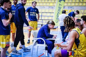 (Φώτος) Σούπερ ΑΕΛ, έσπασε το αήττητο της ΑΕΚ 