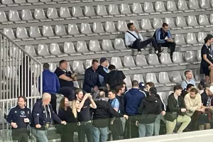 (Φώτος kerkida) Μαζεύονται οι Σουηδοί 