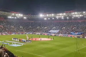 (ΒΙΝΤΕΟ) Ο Εθνικός Ύμνος στο "Καραϊσκάκης"
