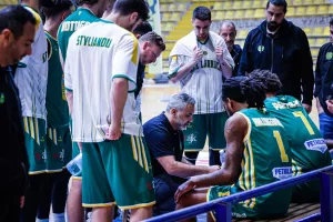 (Φώτος) Σούπερ ΑΕΛ, έσπασε το αήττητο της ΑΕΚ 
