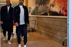 (Φώτος) Η άφιξη του ΑΠΟΕΛ