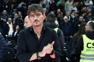 Γιαννακόπουλος για τα συνθήματα εναντίον του στο «Γ. Καραϊσκάκης»: «Λάθος εποχή τα ξαναβάζετε μαζί μου»