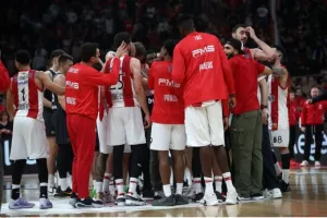 H παρακάμερα από την άνετη νίκη του Ολυμπιακού κόντρα στην Παρτίζαν στο γιορτινό ΣΕΦ