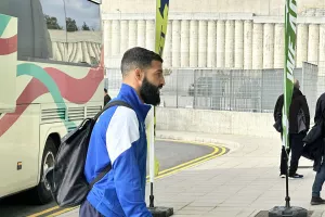 (Φώτος kerkida) Έφτασε... το ΑΠΟΕΛ