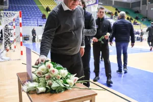 Συγκινητικές στιγμές (Για τα 57 θύματα και τον Πέτρο)