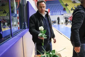 Συγκινητικές στιγμές (Για τα 57 θύματα και τον Πέτρο)