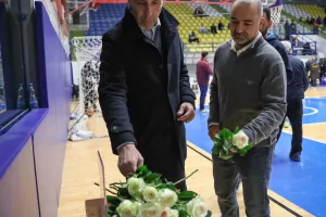 Συγκινητικές στιγμές (Για τα 57 θύματα και τον Πέτρο)