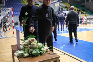 Συγκινητικές στιγμές (Για τα 57 θύματα και τον Πέτρο)