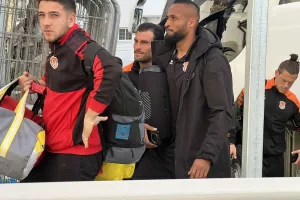 (Φώτος kerkida) Η άφιξη της Καρμιώτισσας