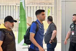 (Φώτος kerkida) Έφτασε... το ΑΠΟΕΛ
