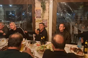 Παρουσία Πάμπου...