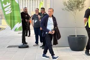 (Φώτος kerkida) Έφτασε... το ΑΠΟΕΛ