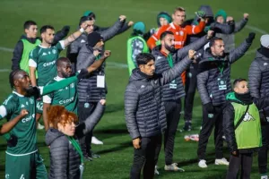 Θύρα 9: "Καλούμε τους παίκτες μας να ματώσουν τη φανέλα"