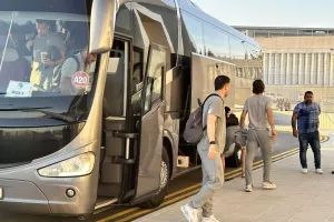 (Φώτος Kerkida) Έφτασε στη Λεμεσό η Πάφος FC
