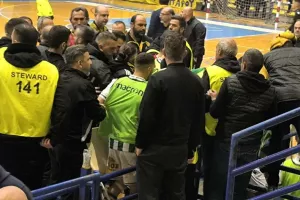 Απόφαση/4-0 η Ομόνοια (Κεκλεισμένων ένας αγώνας)
