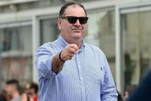 Ο Πρόεδρος...