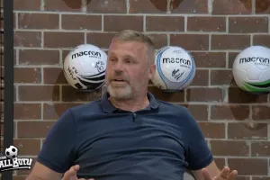 Ball Boyz με Γιόζεφ Κόσλεϊ