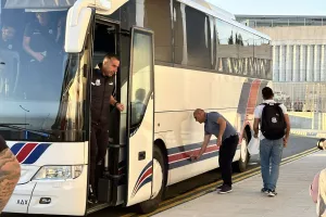 (Φώτος Kerkida) Η άφιξη του Απόλλωνα 