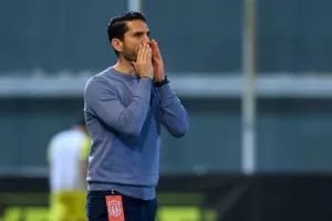 Καρμιώτισσα-ΑΕΛ: Βαθιά... ανάσα με Γιούση και Κοβάσεβιτς (Φώτος)