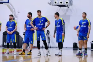Ο Κεραυνός νίκησε το ΑΠΟΕΛ (Φώτος)