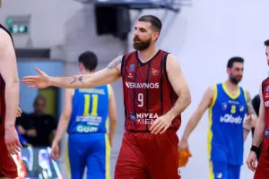 Ο Κεραυνός νίκησε το ΑΠΟΕΛ (Φώτος)