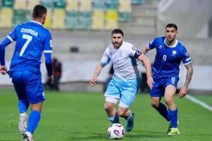 Πάτησε "γκάζι" στην επανάληψη και ντεμπούτο Μάντζιου με το…δεξί