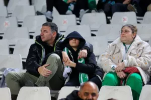 Ο κόσμος στο Ομόνοια-Πάφος (φώτος)