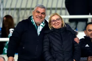 Ο κόσμος στο Ομόνοια-Πάφος (φώτος)