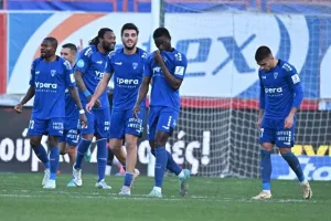 Νέα Σαλαμίνα-Ομόνοια Αραδίππου: Μεγάλο ΔΙΠΛΟ... Βύθισε περισσότερο τους "ερυθρόλευκους" (Φώτος)