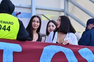 (Φώτος) Ο κόσμος στο "Τάσος Μάρκου"