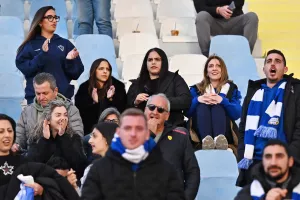 (Φώτος) Ο κόσμος στο "Τάσος Μάρκου"