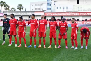 Πάλι δεν βγήκαν στο γήπεδο!
