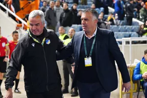 Ο θερμός εναγκαλισμός και η σύνδεση!