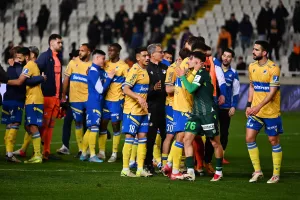 (Βίντεο Kerkida) Κόσμος και ομάδα... ΕΝΑ μετά τη νίκη στο "αιώνιο"!