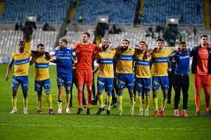 (Βίντεο Kerkida) Κόσμος και ομάδα... ΕΝΑ μετά τη νίκη στο "αιώνιο"!