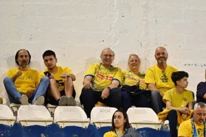 Πήραν θέση στις εξέδρες (ΦΩΤΟΡΕΠΟΡΤΑΖ)