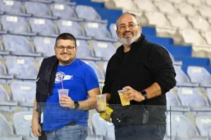 Πήραν θέση στις εξέδρες (ΦΩΤΟΡΕΠΟΡΤΑΖ)