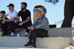 (Φώτος kerkida) Πόζες με χαμόγελα στις κερκίδες