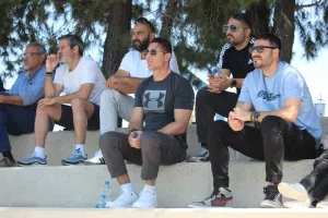 (Φώτος kerkida) Πόζες με χαμόγελα στις κερκίδες