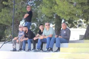 (Φώτος kerkida) Πόζες με χαμόγελα στις κερκίδες